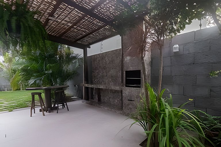 4 suítes com AR 800m da praia cozinha completa